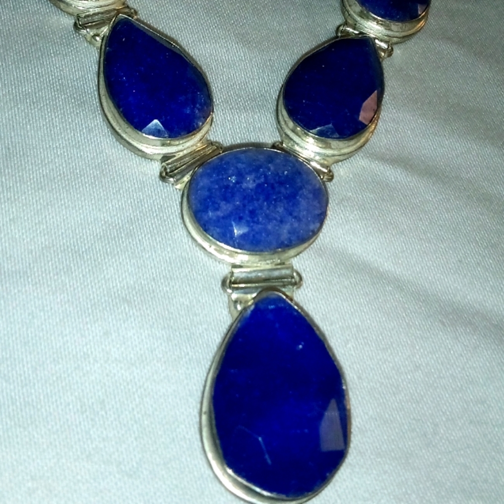 Gorgeous sparkling natural blue 🔵 sapphire cocktail necklace